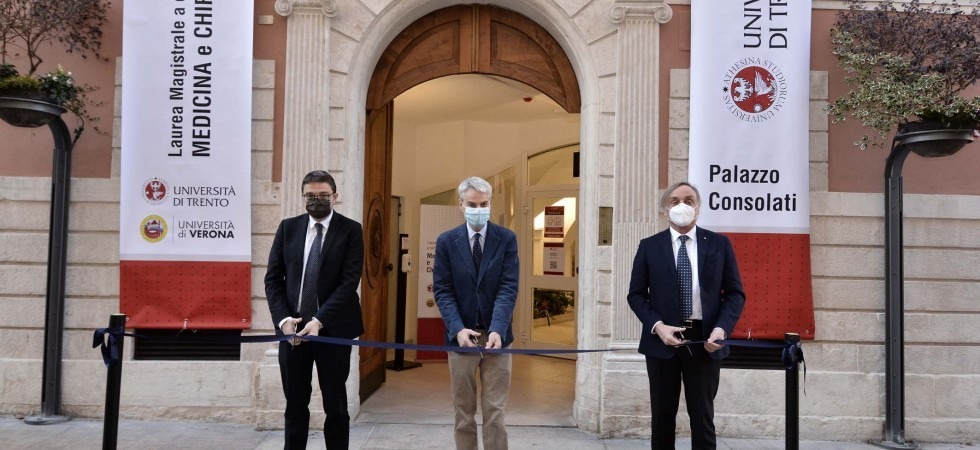 Al via il corso di Medicina e Chirurgia, il rettore Collini: "Ora pensiamo ai corsi di specializzazione"